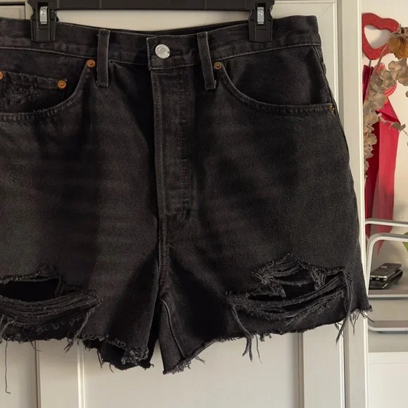 Re/Done Distressed Cut Off Shorts in Destroyed Shadow Black Size 30